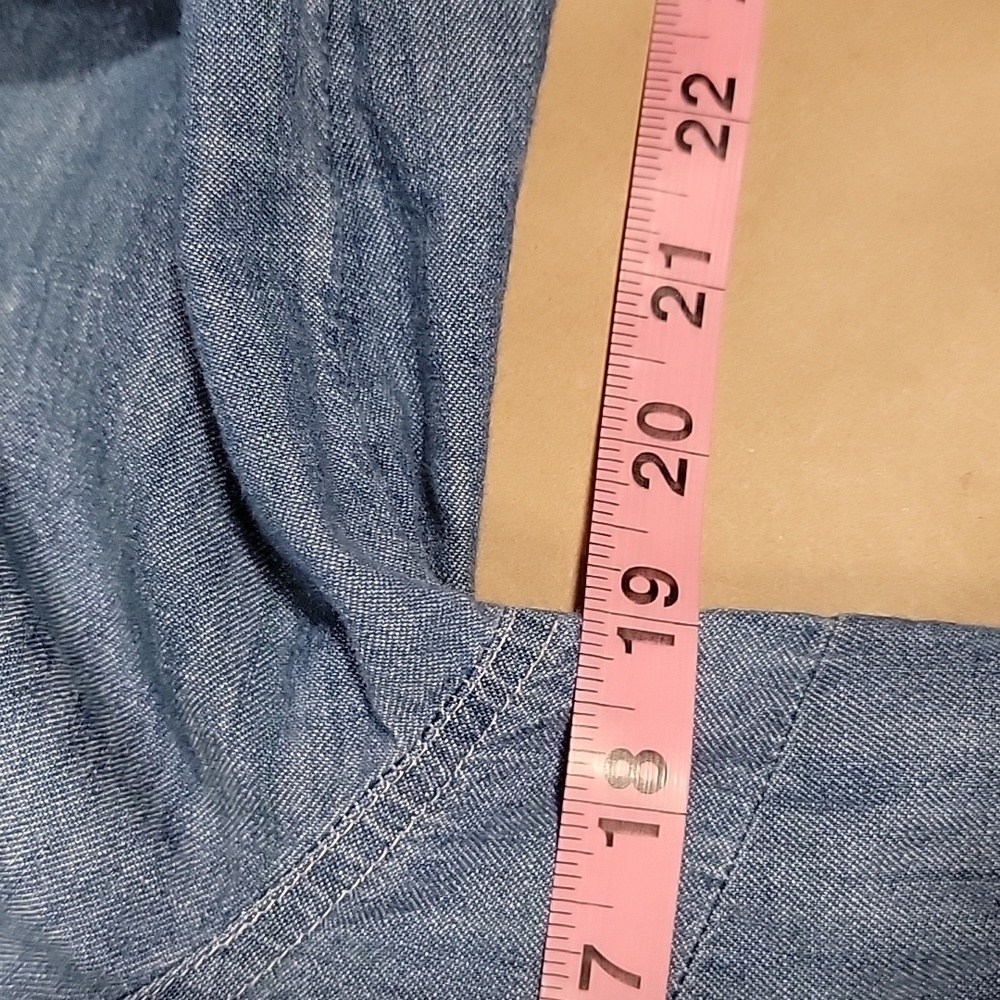 Old Navy Size S The Classic Shirt Button-Down Jean/Chambray Shirt - Picture 7 of 12